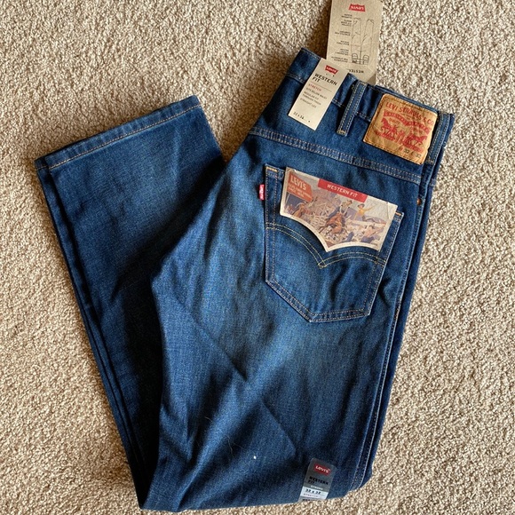Levi's Other - Levi’s western fit 32x32 jeans NEW